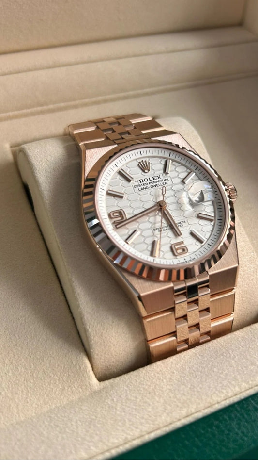 ROLEX LAND DEWELLER-GOLD