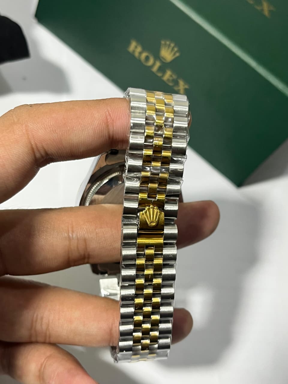 ROLEX OYSTER PERPETUAL-DATE JUST