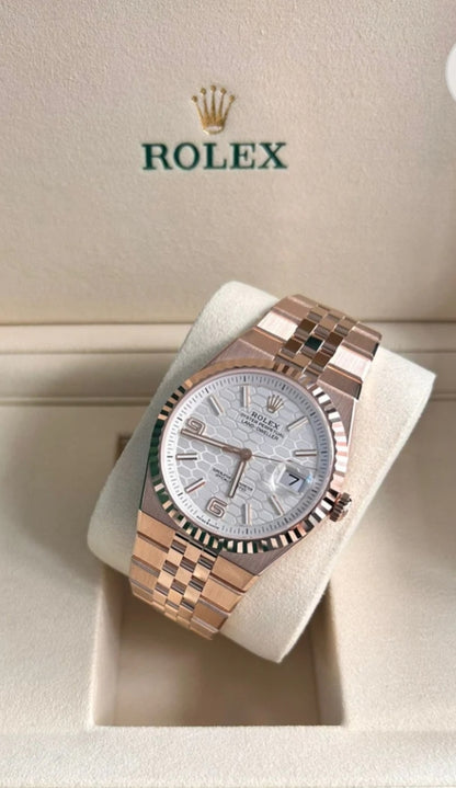 ROLEX LAND DEWELLER-GOLD